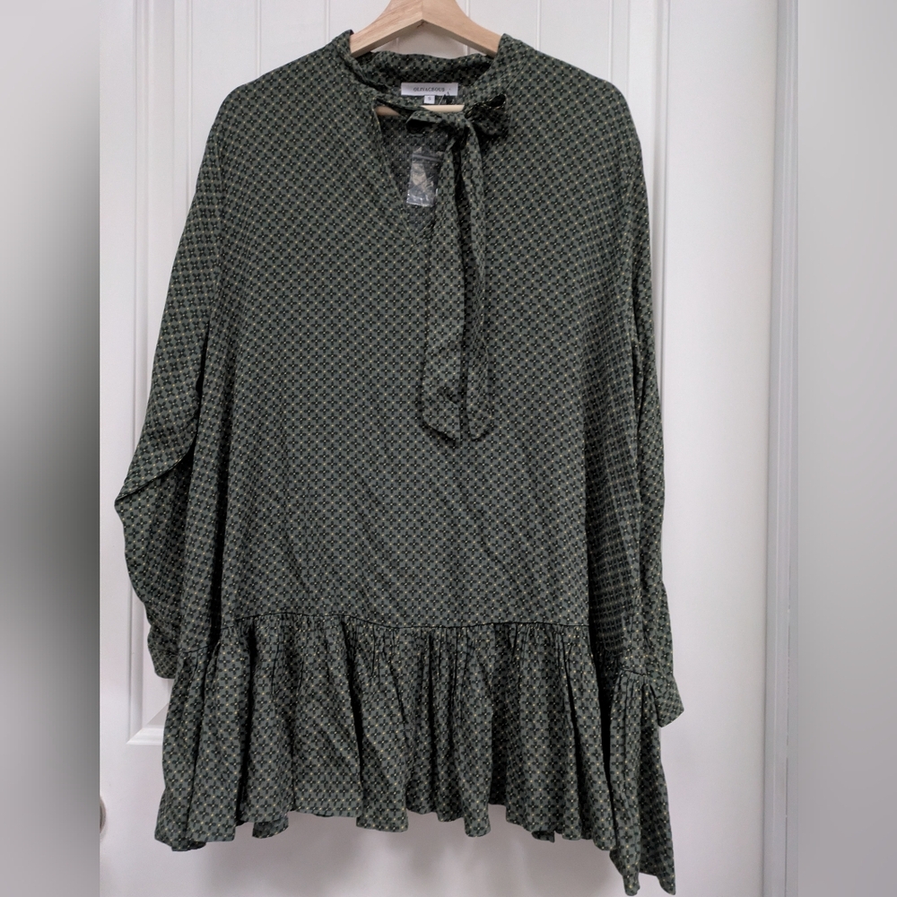 Oliviacious Green Patterned Peplum Tie-Neck Dress